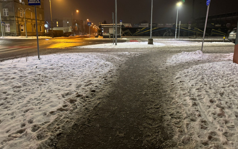 3/5 Ślisko na drogach i chodnikach w Gorzowie