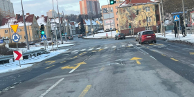 Żółte linie na rondzie Santockim starły się