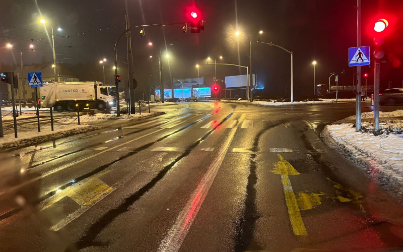 4/4 Żółte linie na rondzie Santockim starły się