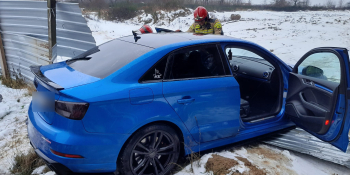 Kierująca audi wjechała w ogrodzenie na os. Europejskim