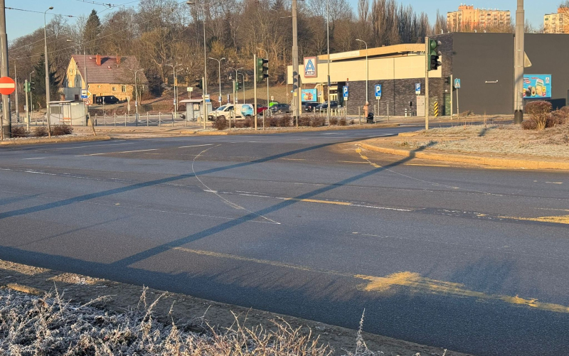 5/8 Starte żółte linie na rondzie Santockim w Gorzowie