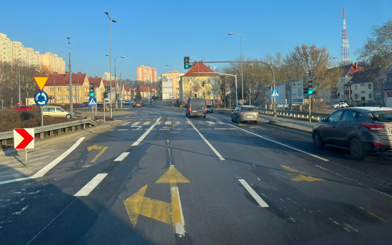 1/6 Nowe oznakowanie na rondzie Santockim w Gorzowie