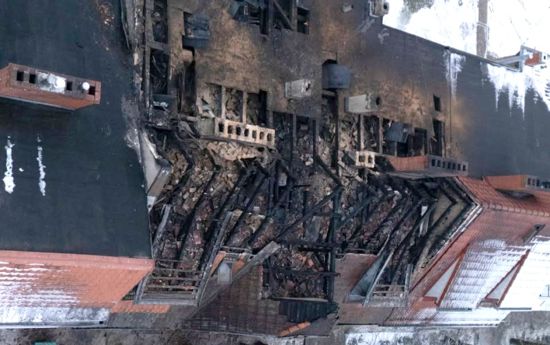 2/6 Spalony dach kamienicy przy ul. Fabrycznej w Gorzowie