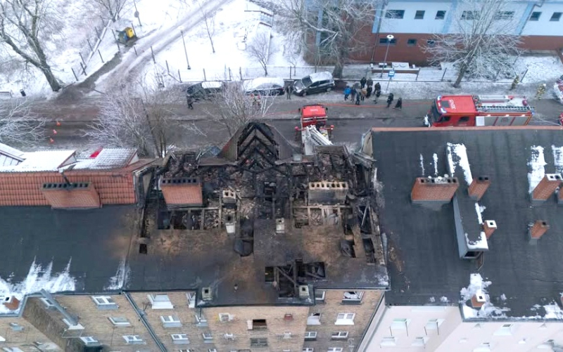 3/6 Spalony dach kamienicy przy ul. Fabrycznej w Gorzowie