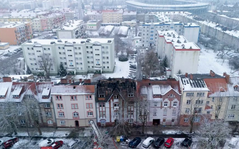 4/6 Spalony dach kamienicy przy ul. Fabrycznej w Gorzowie