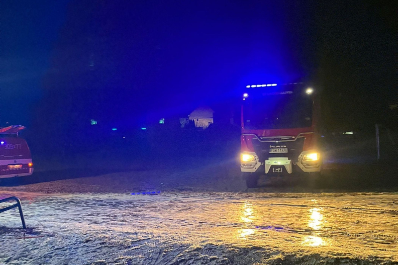 3/5 Pod quadem załamał się lód na zamarzniętej Noteci w Santoku