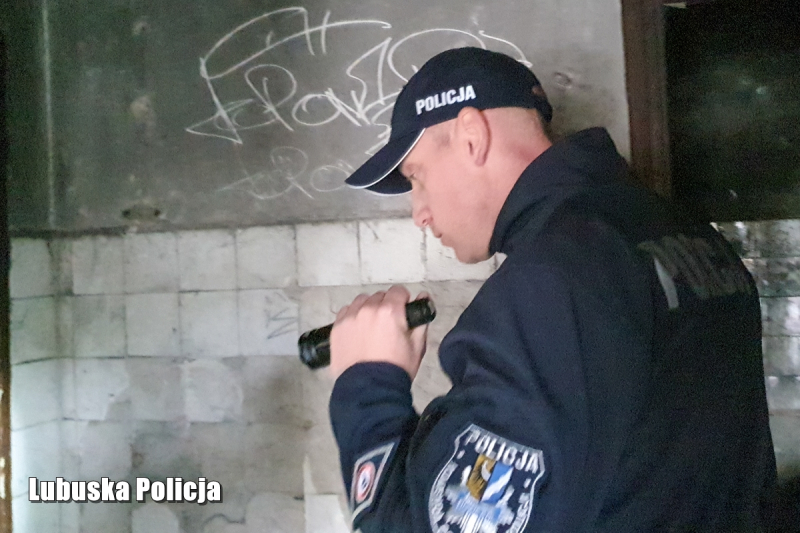 2/9 Silne mrozy w regionie. Policja sprawdziła ponad 120 miejsc, gdzie mogą przebywać osoby bezdomne