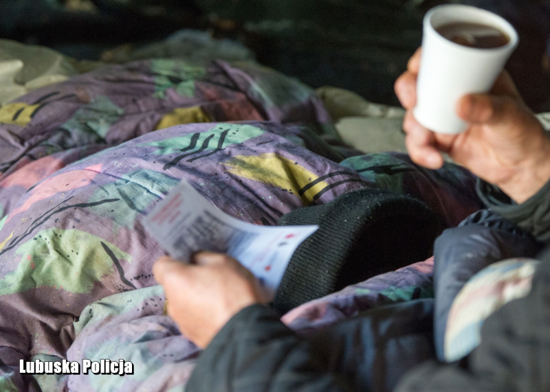 5/9 Silne mrozy w regionie. Policja sprawdziła ponad 120 miejsc, gdzie mogą przebywać osoby bezdomne