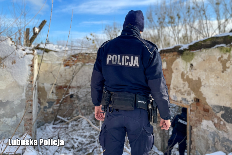 8/9 Silne mrozy w regionie. Policja sprawdziła ponad 120 miejsc, gdzie mogą przebywać osoby bezdomne