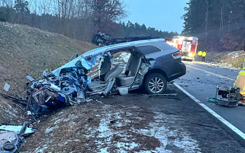 4/9 Wypadek na DK22 pod Gorzowem. Czołówka Toyoty i ciężarówki