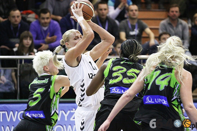 24/46 KSSSE AZS PWSZ Gorzów - Frisco Sika Brno 74:61