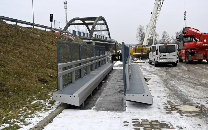 4/10 Budowa mostu tymczasowego w Santoku