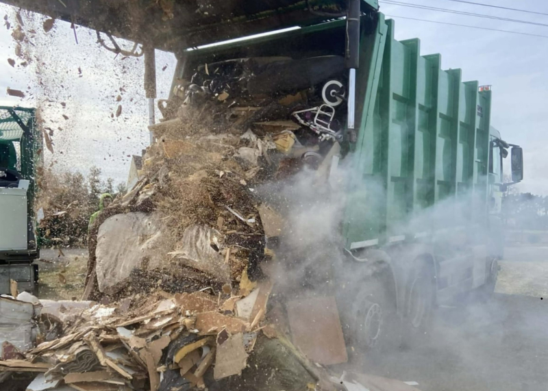 3/5 Pożar śmieciarki w Ludzisławicach