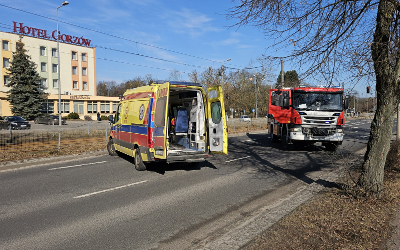 6/9 Zderzenie Opla, Renault i Audi przy Walczaka