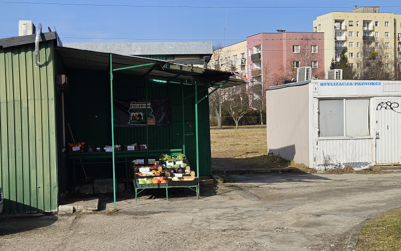 5/7 W miejscu ryneczku i boiska mają powstać bloki