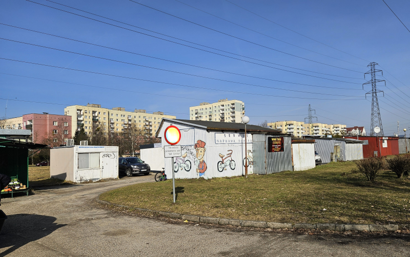 7/7 W miejscu ryneczku i boiska mają powstać bloki