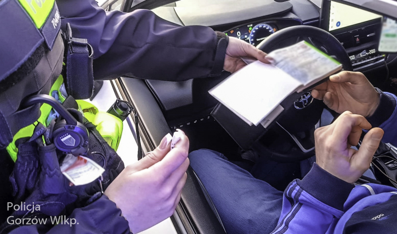 1/5 Kontrole taksówek i przejazdów na aplikację w Gorzowie. Jeden z kierowców był nietrzeźwy