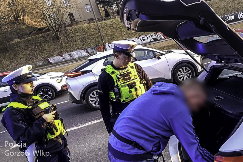 3/5 Kontrole taksówek i przejazdów na aplikację w Gorzowie. Jeden z kierowców był nietrzeźwy