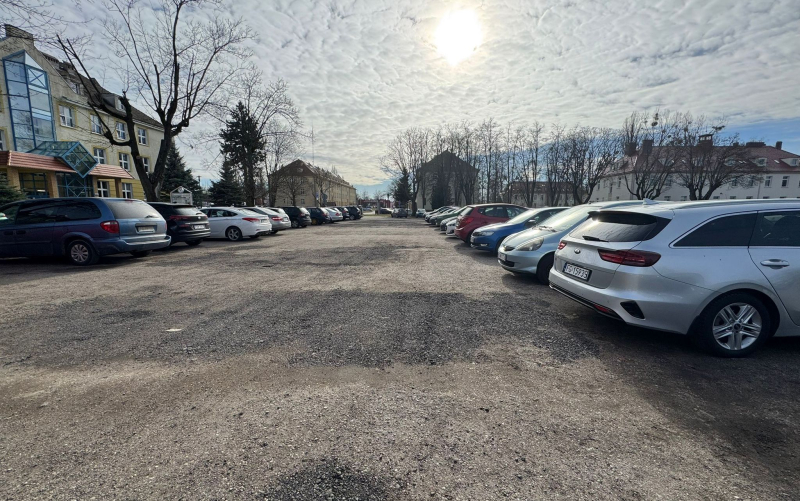 2/6 Parking przy Starostwie Powiatowym do przebudowy