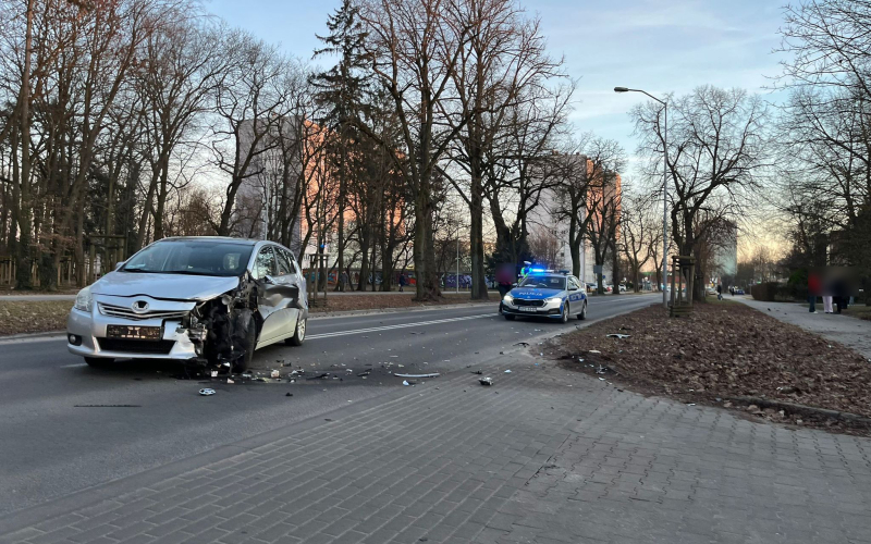 3/3 Zderzenie Toyoty i motocyklisty na Piłsudskiego