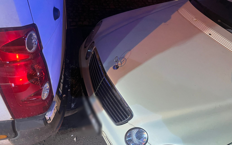 4/7 Pijany kierowca Toyoty rozbił zaparkowane auta na Borowskiego