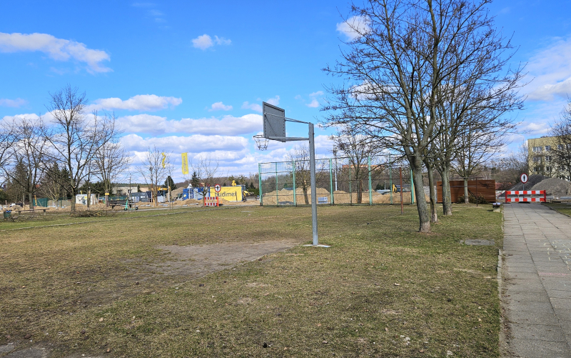 1/6 Boisko przy ul. Kuratowskiej na Piaskach