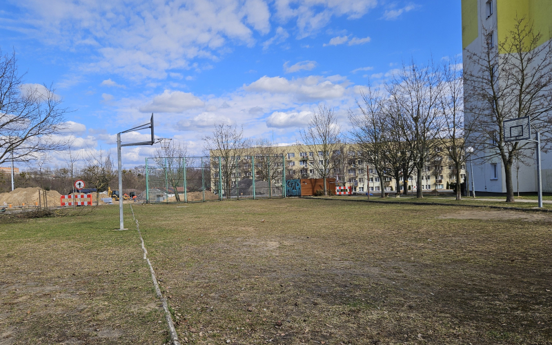 4/6 Boisko przy ul. Kuratowskiej na Piaskach