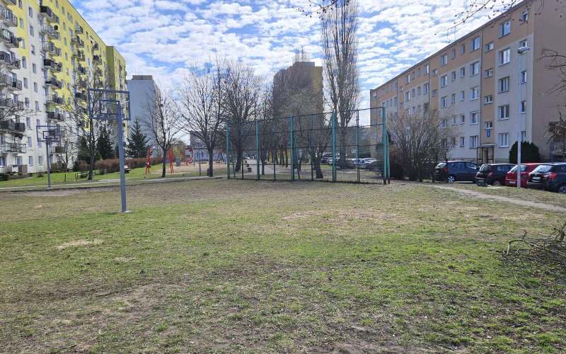 6/6 Boisko przy ul. Kuratowskiej na Piaskach
