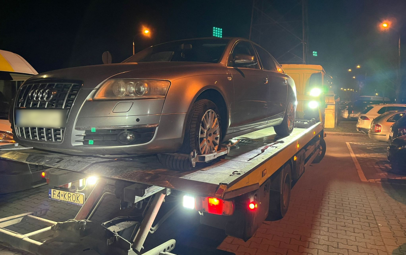 3/5 Pijany kierowca Audi na Korczaka