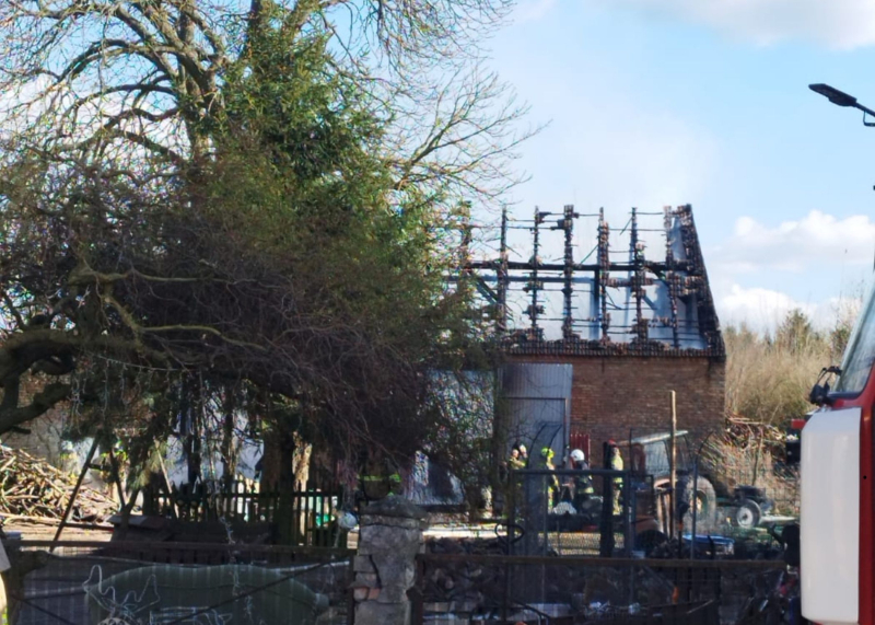 7/10 Pożar stodoły w Wysokiej. Na miejscu 9 zastępów straży pożarnej