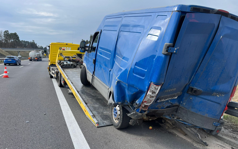 5/5 Wypadek na S3 w Gorzowie. Zderzenie Kii i busa