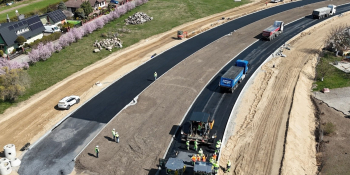 Układanie asfaltu na północnej obwodnicy Gorzowa