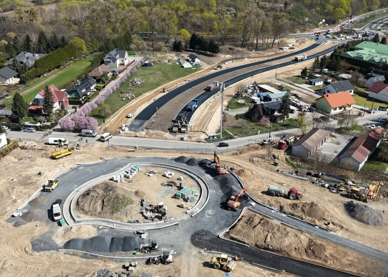 3/5 Układanie asfaltu na północnej obwodnicy Gorzowa