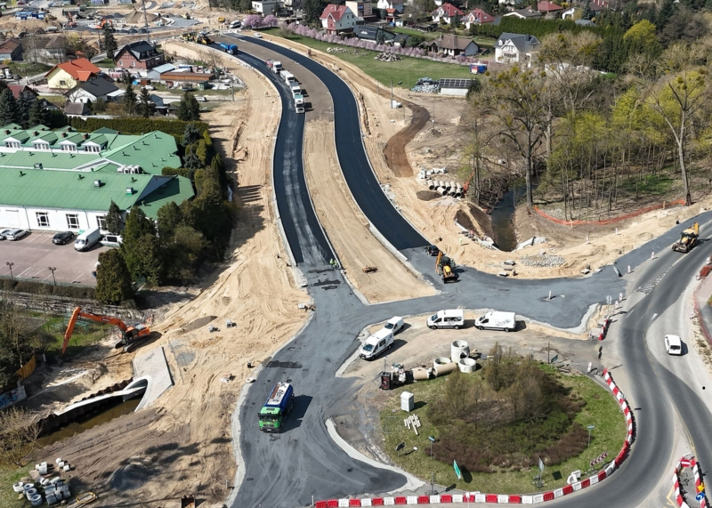 4/5 Układanie asfaltu na północnej obwodnicy Gorzowa