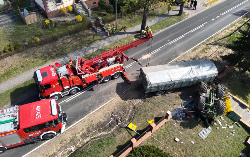 3/5 Wypadek ciągnika rolniczego w Zwierzynie