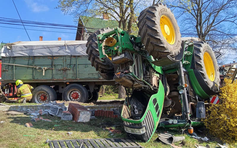 4/5 Wypadek ciągnika rolniczego w Zwierzynie