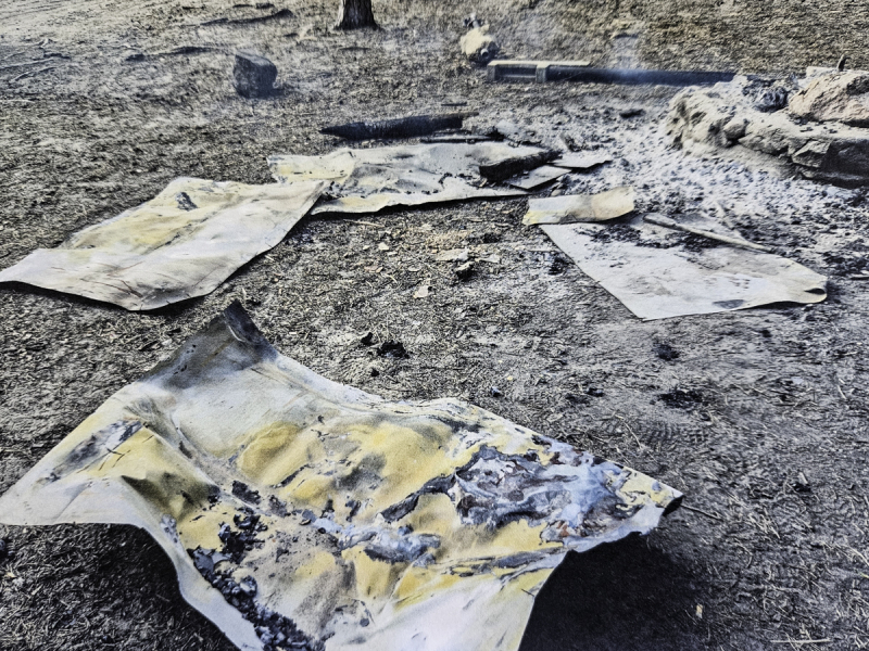 3/5 Nastolatkowie zdewastowali wiatę nad jeziorem w Gliniku