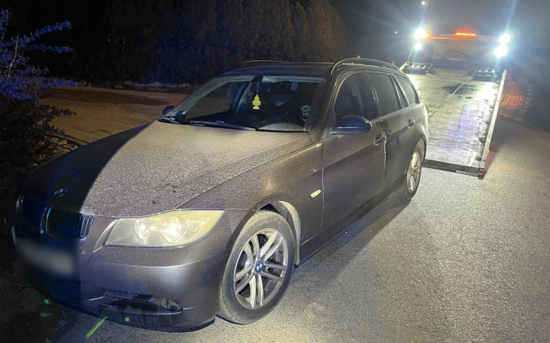 2/4 Pijany kierowca BMW zatrzymany w Karninie