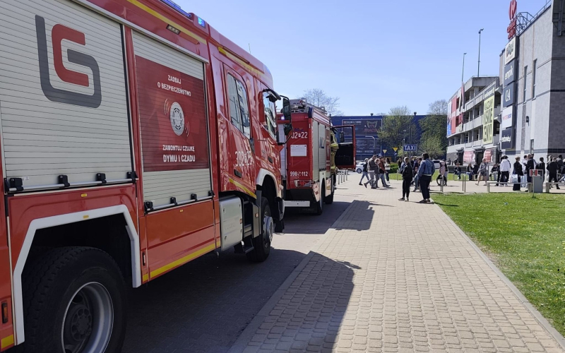 3/6 Pożar samochodu na parkingu Nova Park