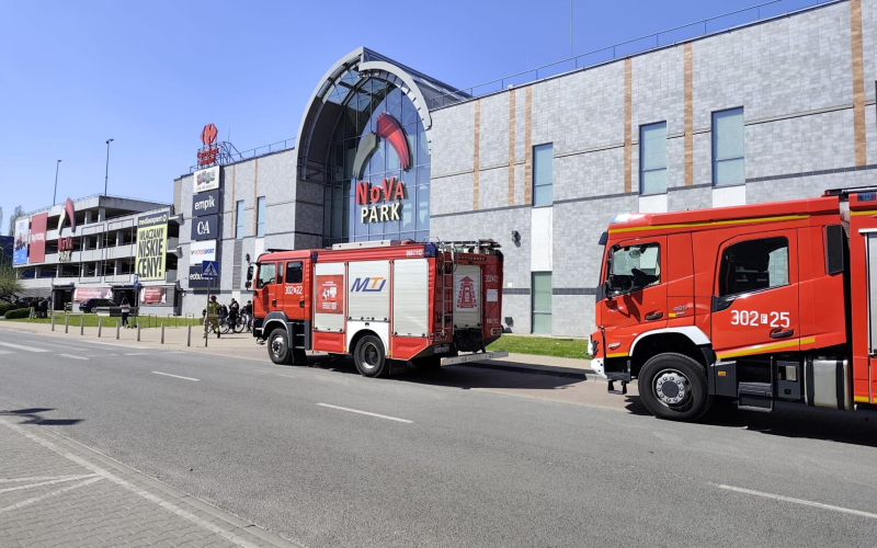 6/6 Pożar samochodu na parkingu Nova Park