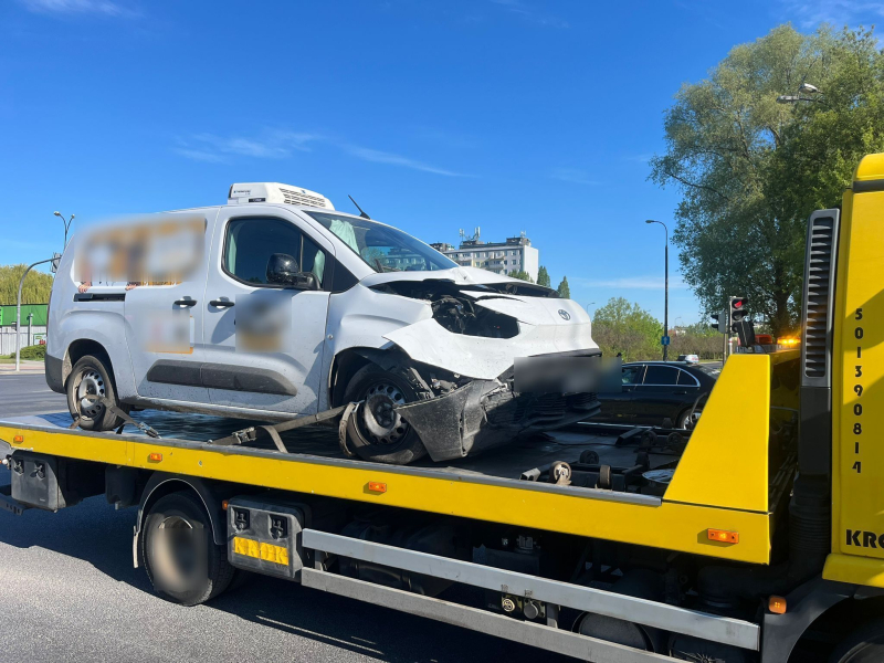 2/4 Wypadek na Piłsudskiego. Pijany kierowca Toyoty zderzył się z Mitsubishi