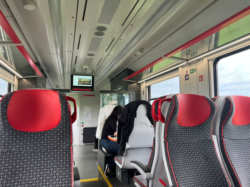 4/5 Pociąg 228M-001 w końcu wyjechał z warsztatu.