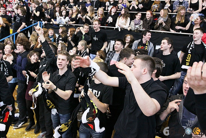 10/82 Wiosenne derby: 1LO - 2LO 3:1