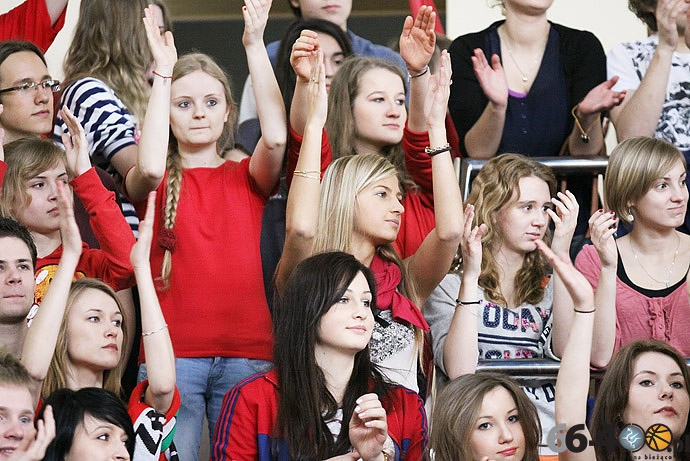 11/82 Wiosenne derby: 1LO - 2LO 3:1