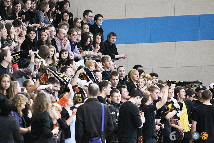 16/82 Wiosenne derby: 1LO - 2LO 3:1