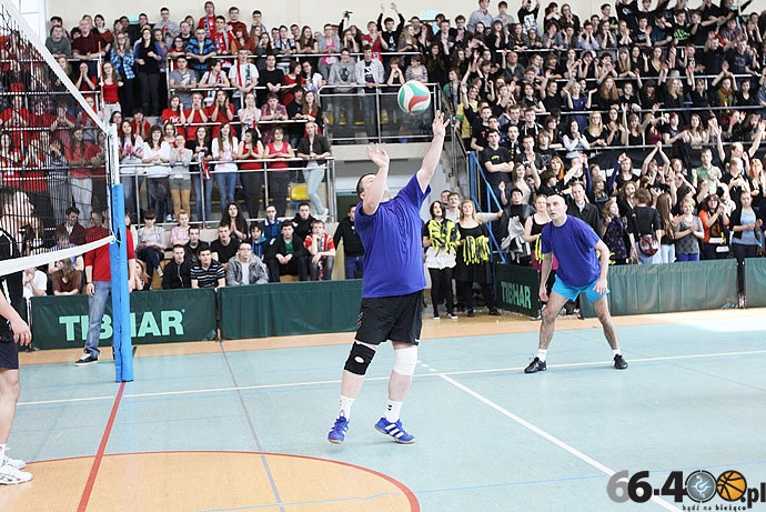 49/82 Wiosenne derby: 1LO - 2LO 3:1