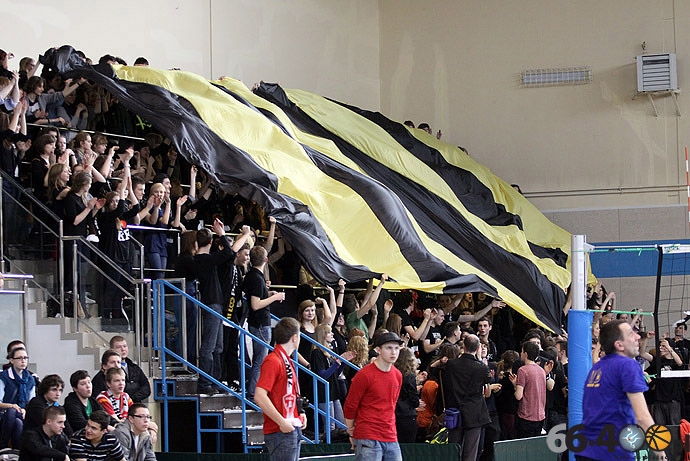 72/82 Wiosenne derby: 1LO - 2LO 3:1