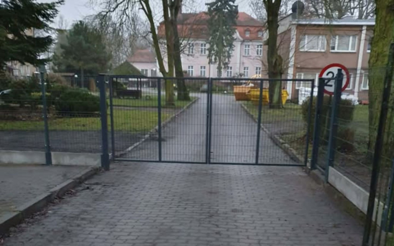 1/4 Protest mieszkańców podczas kiermaszu ogrodniczego na Poznańskiej