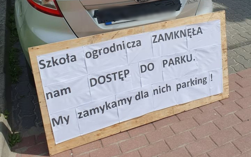 4/4 Protest mieszkańców podczas kiermaszu ogrodniczego na Poznańskiej