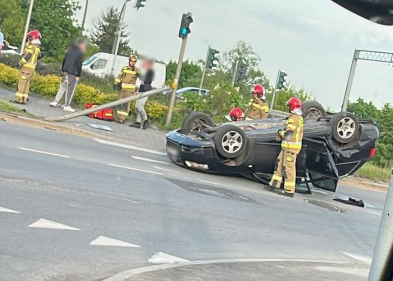 1/5 Zderzenie dwóch Audi na rondzie Santockim